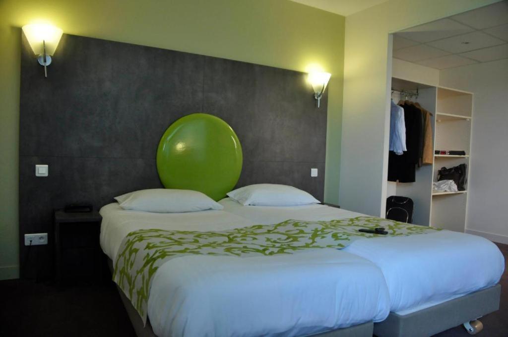 Brit Hotel Confort Alexia - Ла Сутерен Екстериор снимка