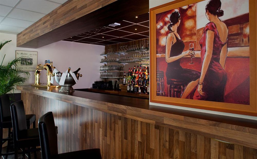 Brit Hotel Confort Alexia - Ла Сутерен Екстериор снимка